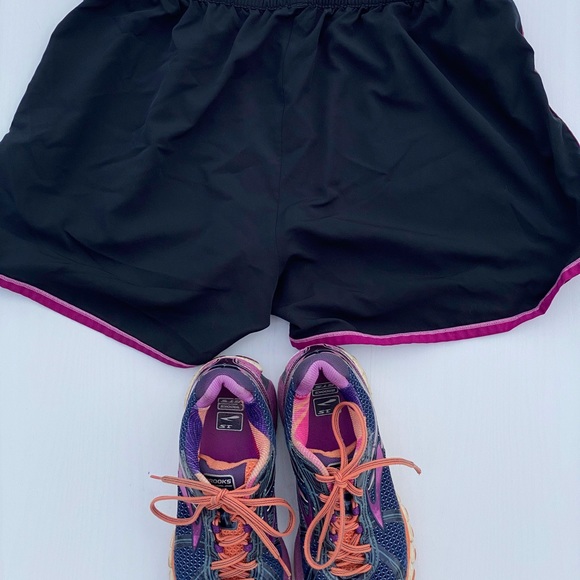 UA - black unlined running shorts w/ magenta trim - Picture 4 of 4